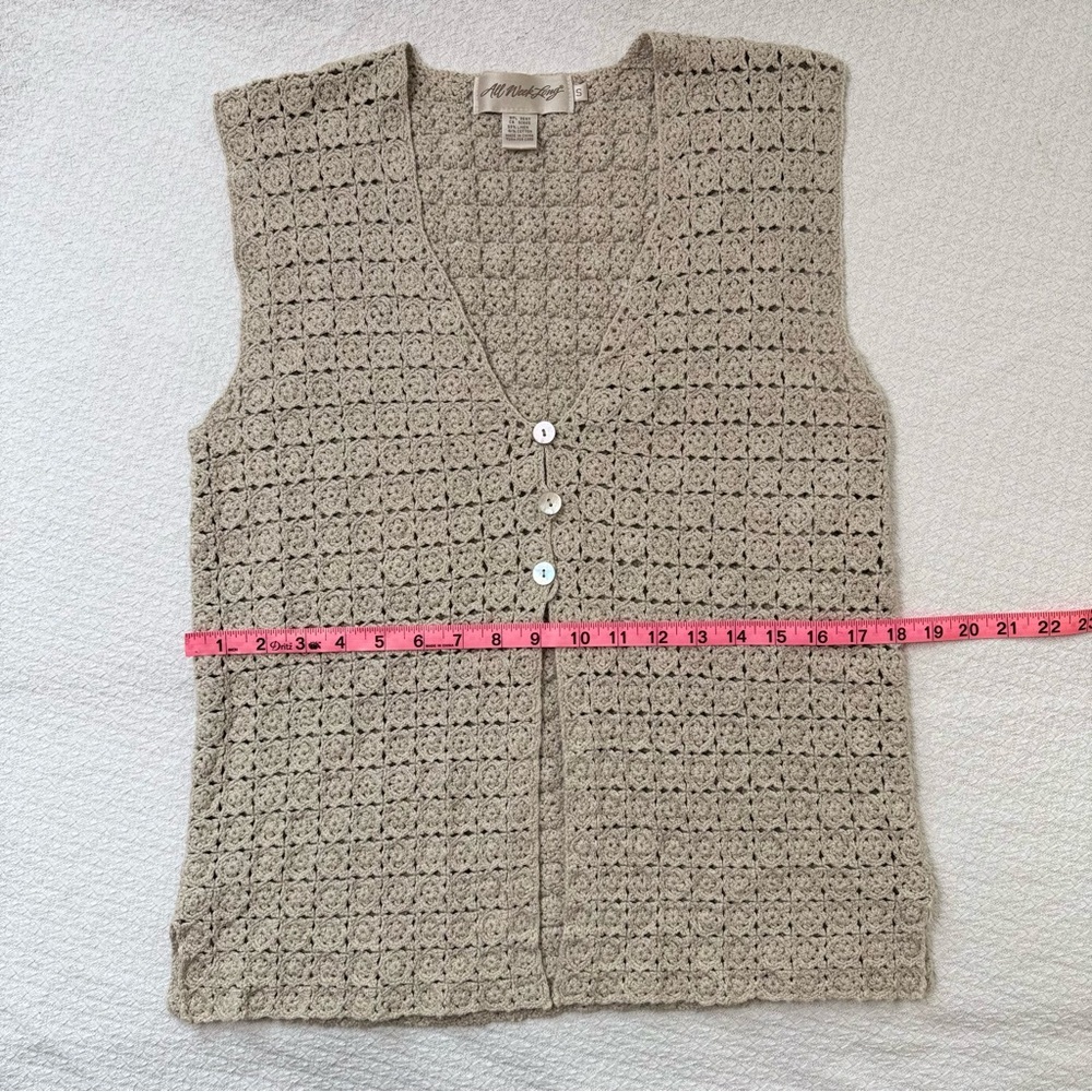 Beige Crochet Sleeveless Blouse Y2K Women’s size S Boho attire See Measurements - Picture 7 of 7